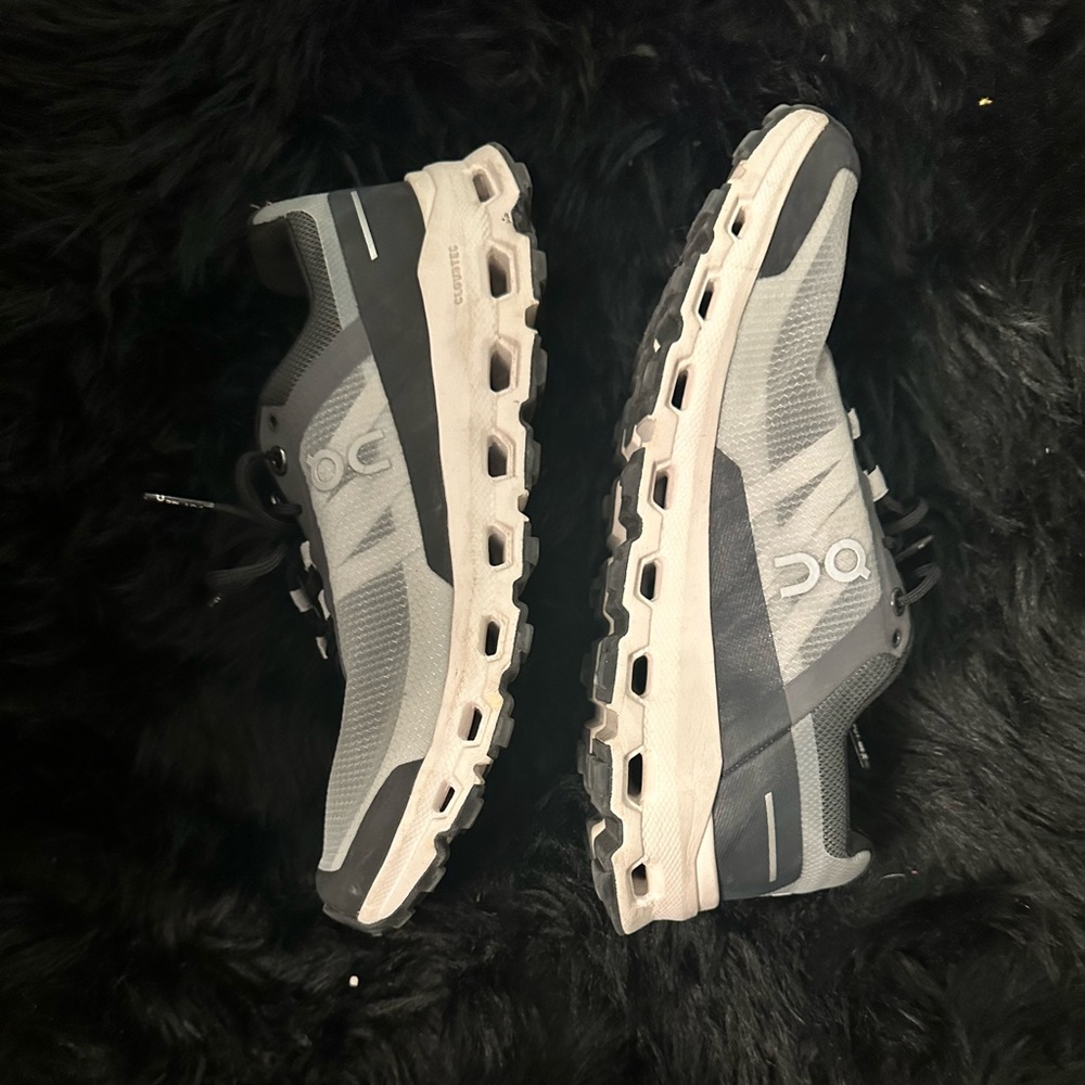 Size 8 women’s on clouds